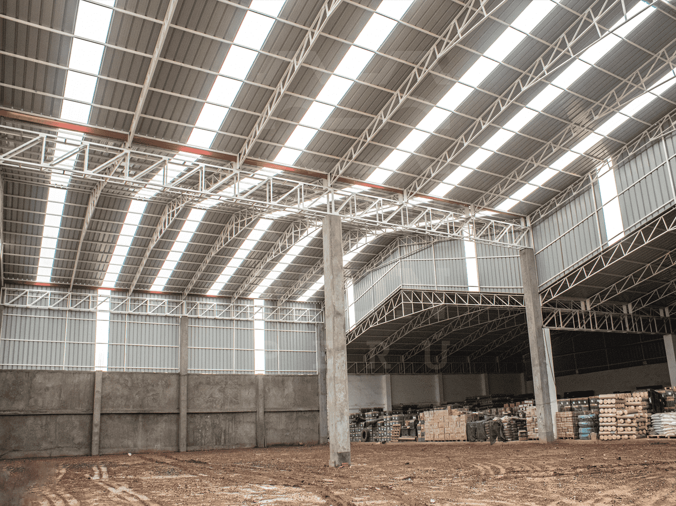 02-almacen-rojo-interior-min